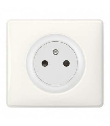 Prise 2P+T Surface complète Legrand Céliane Blanc Yesterday