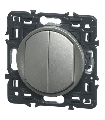 Poussoir + interrupteur va-et-vient Céliane enjoliveur Titane