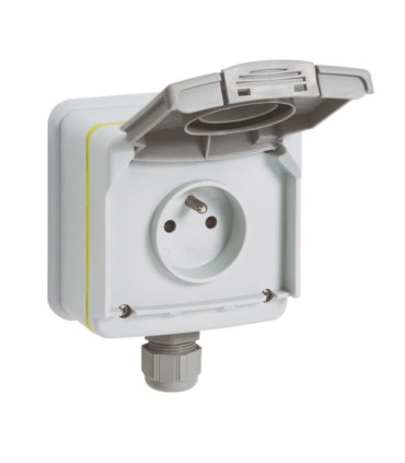 Prise Green'up Access Legrand 3,2 kVA - mode 2 - IP66 - IK08 - fixation saillie