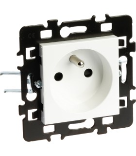 Prise 2P+T + Enjoliveur blanc avec griffes Eur'ohm Esprit