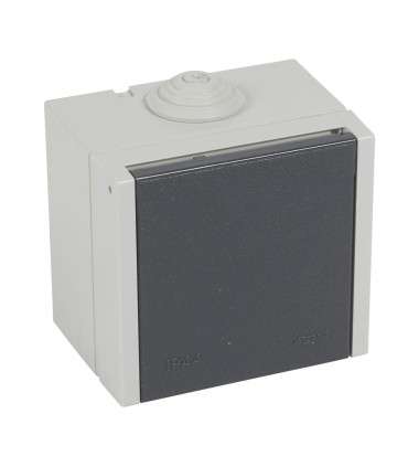 Prise étanche 3P+N+T à volet Plexo 20A 400V IP44 IK08 saillie gris