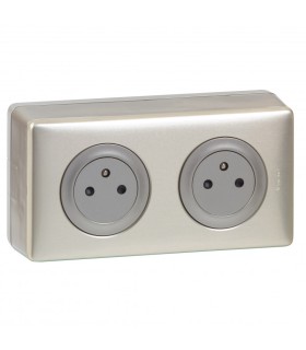 Double prise de courant Céliane Surface avec plaque + cadre saillie Titane