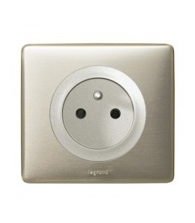 Prise de courant avec terre 16a Céliane complète Titane