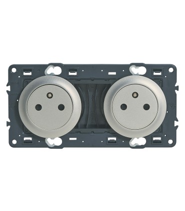 Double prise Surface 2P+T Céliane pré câblées enjoliveurs Titane (alu)
